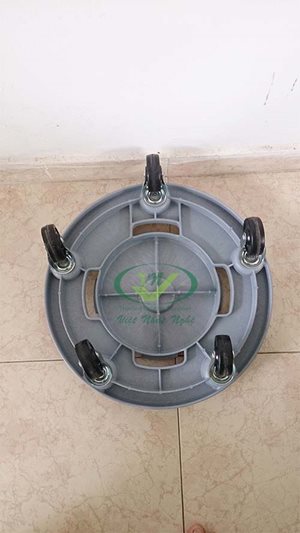 thung-rac-nha-bep-tron-167-lit-banh-xe.jpg