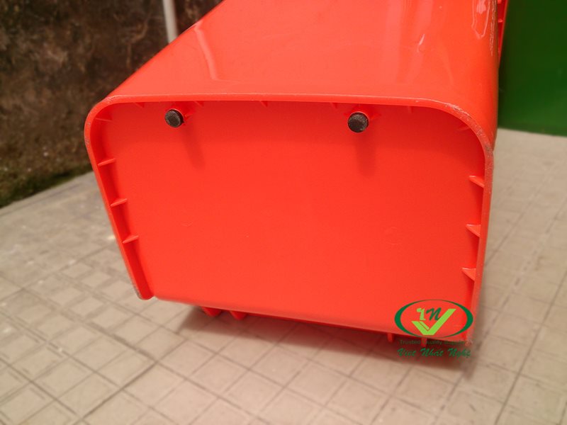 thung-rac-nhua-hdpe-120l-nut-day.jpg