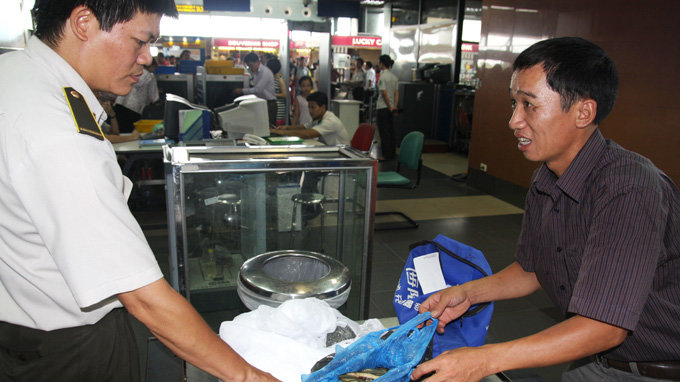 thung-rac-san-bay.jpg thung-rac-san-bay.jpg